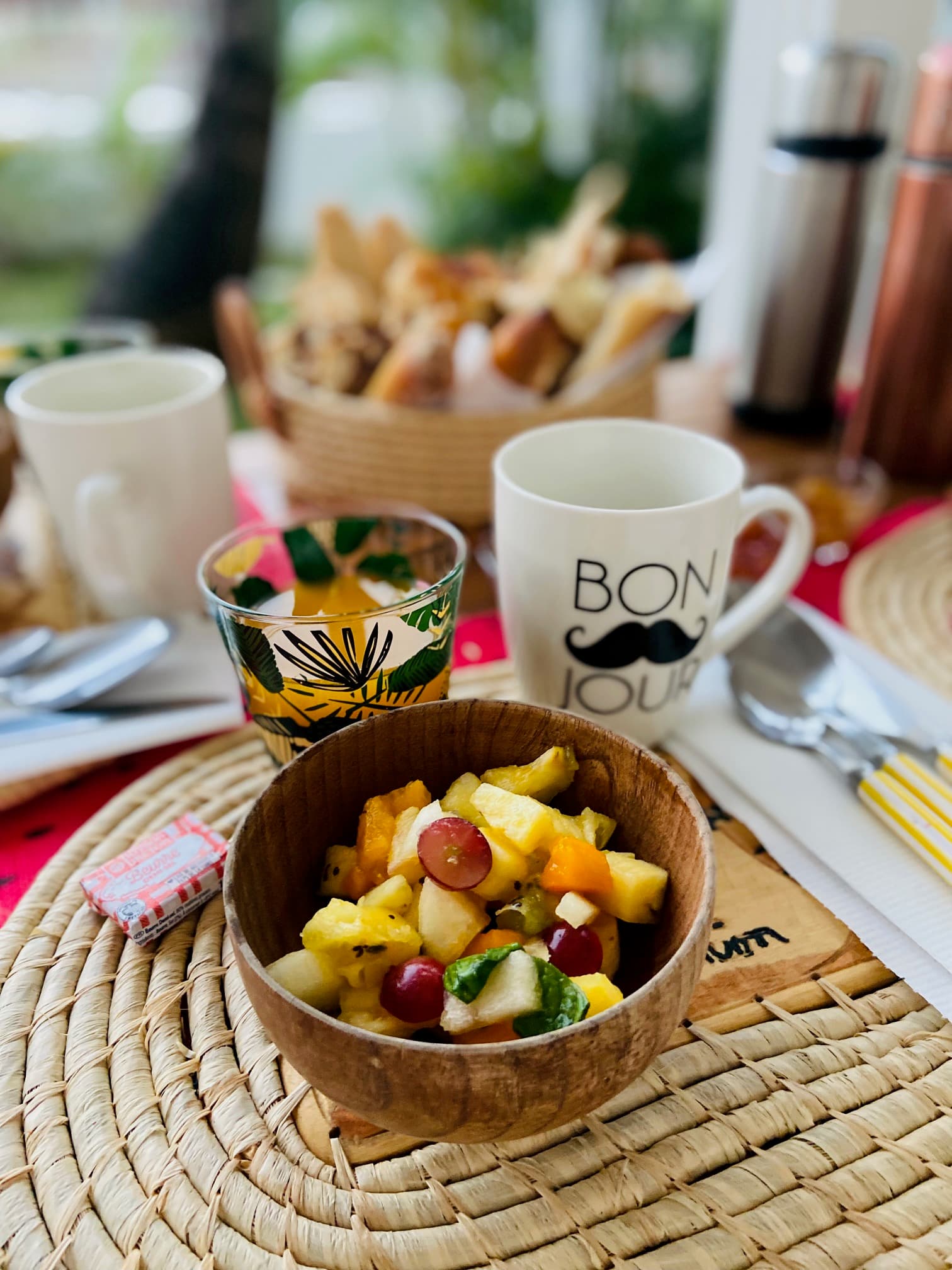 Petit-déjeuner et prestations — PETIT-DEJEUNER FRUITS